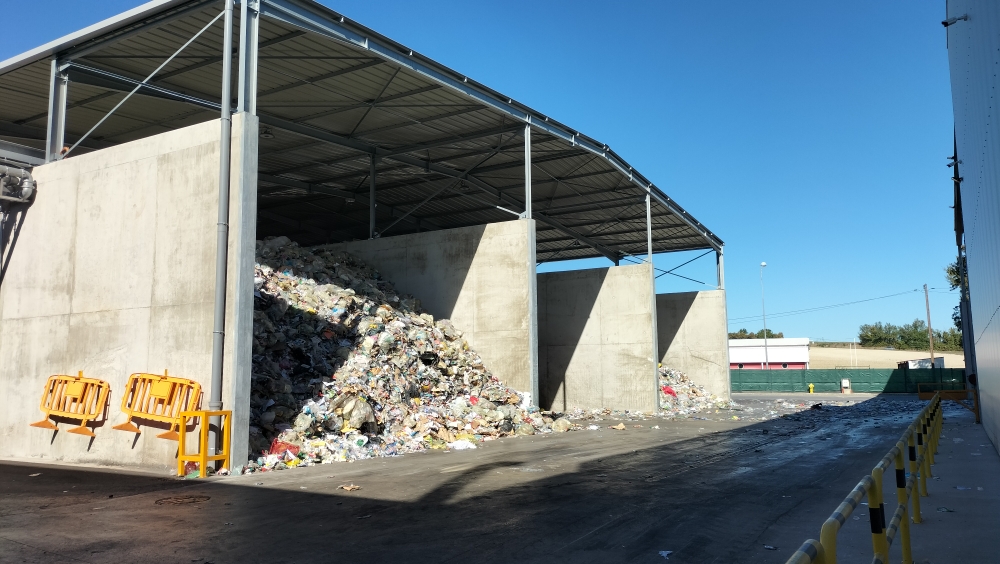 À la découverte du centre de tri des emballages et des papiers